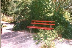 Ruheplatz am Haus im Schatten